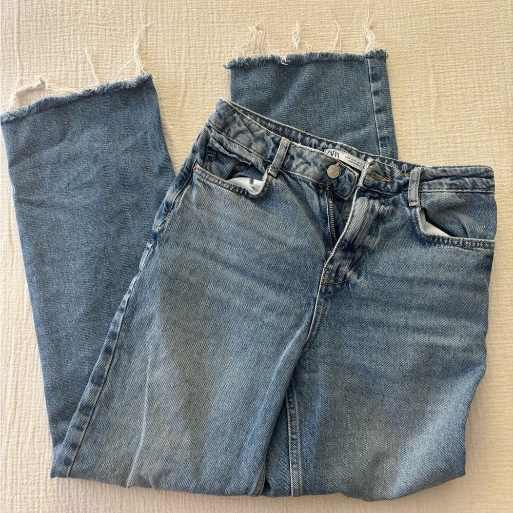 Zara straight leg jeans with raw hem size 4 - Picture 2 of 4